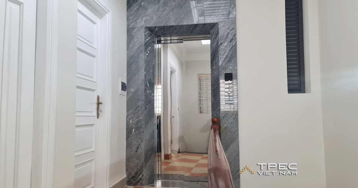 Thang máy 450kg - thiết kế cửa mở lùa 2 cánh