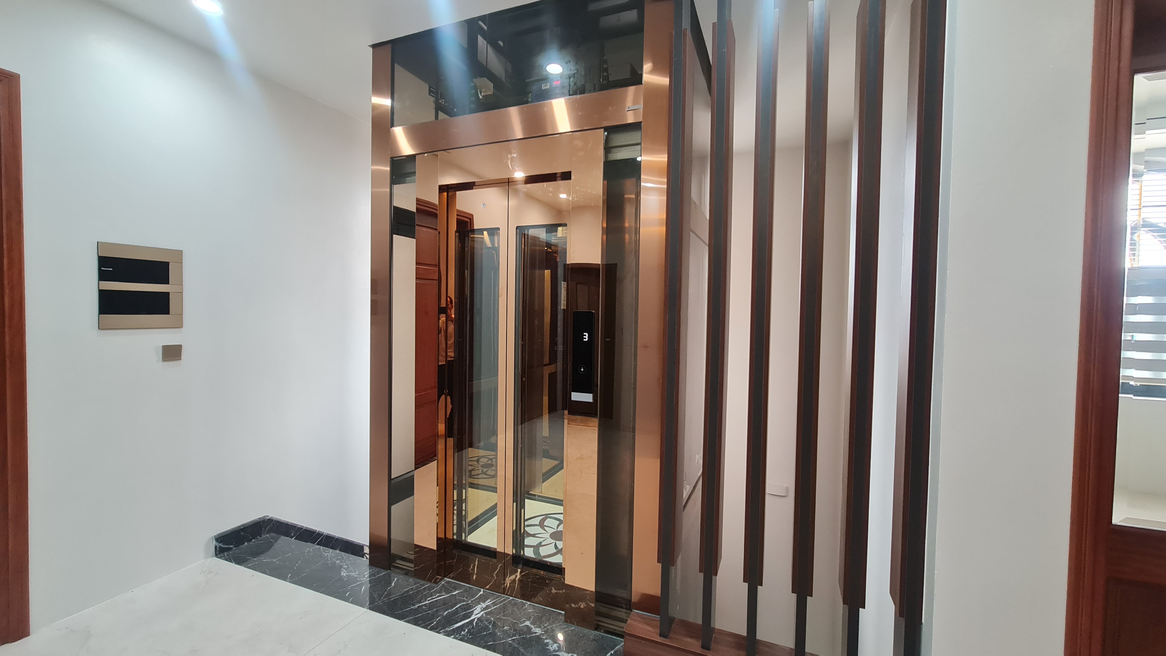 Lắp Đặt Thang Máy Gia Đình Tại Biệt Thự 3 Tầng, Văn Giang – Hưng Yên