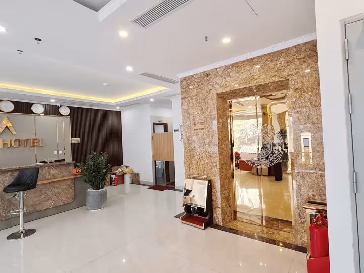 Thang máy tải khách